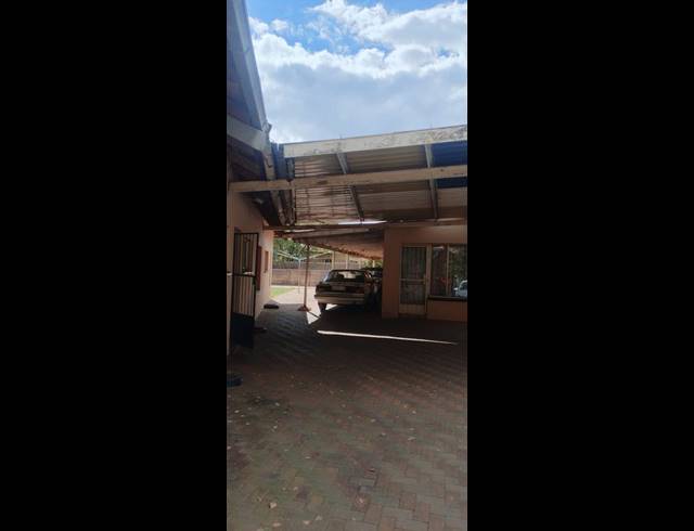 3 BEDROOM HOUSE FOR SALE IN CLAYVILLE EAST